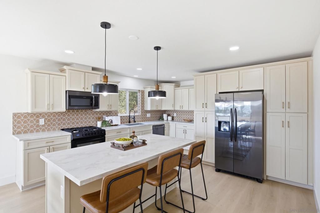 Image 15 of property listing at 2901 Helix, Spring Valley, CA 91977