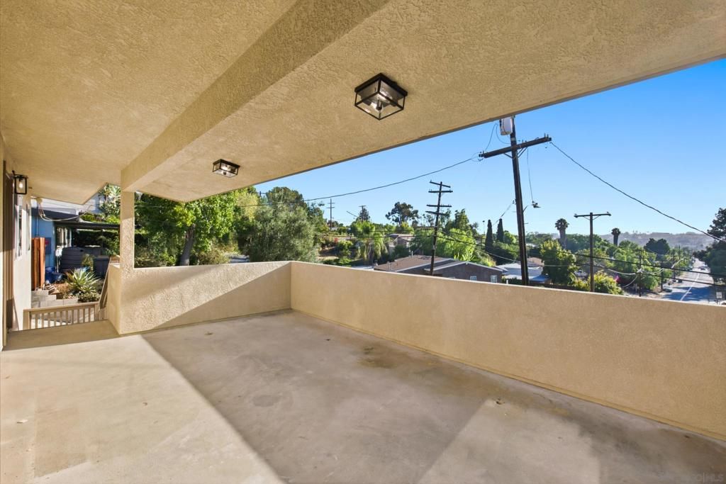 Image 6 of property listing at 2901 Helix, Spring Valley, CA 91977