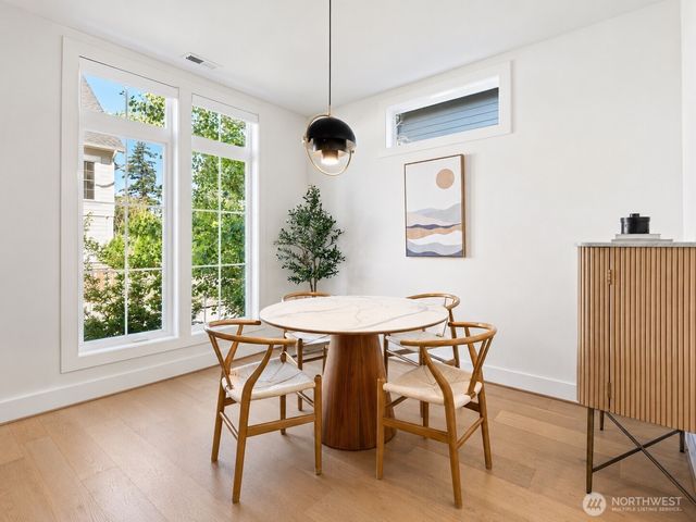 16534 77th Avenue NE, Kenmore, WA 98028