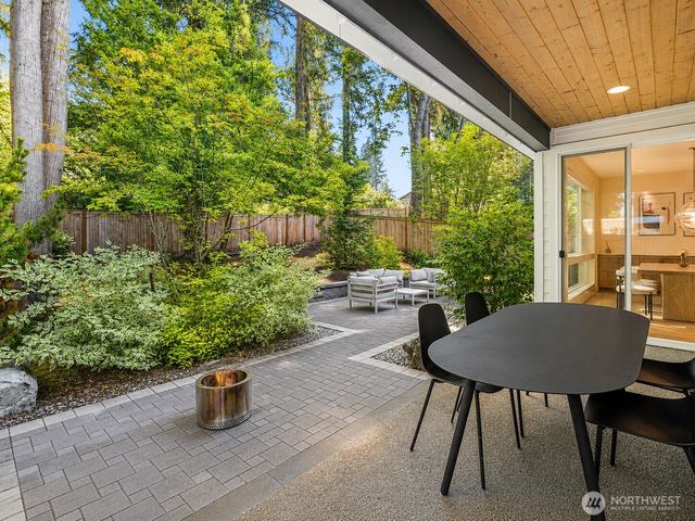 16534 77th Avenue NE, Kenmore, WA 98028