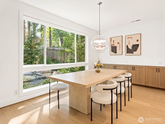 16534 77th Avenue NE, Kenmore, WA 98028
