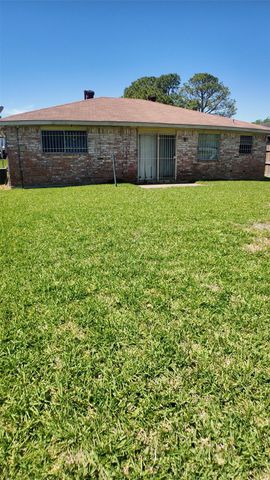 13423 Ambrose Street, Houston, TX 77045