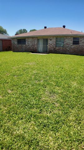 13423 Ambrose Street, Houston, TX 77045