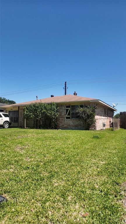 13423 Ambrose Street, Houston, TX 77045