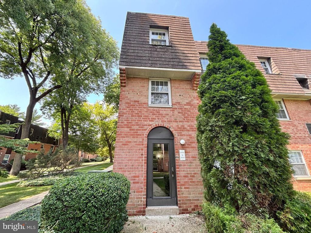 4000 GYPSY LN #202A2, PHILADELPHIA, PA 19129 — exterior