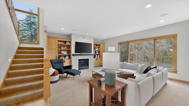 955 Cedar Point Lane SE, Oronoco, MN 55960