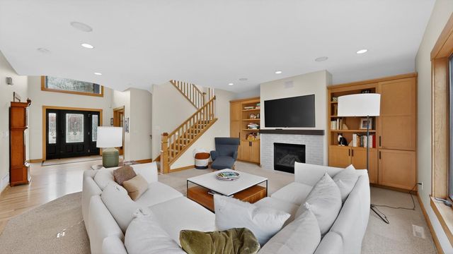 955 Cedar Point Lane SE, Oronoco, MN 55960