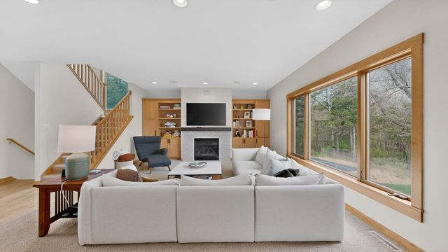 955 Cedar Point Lane SE, Oronoco, MN 55960