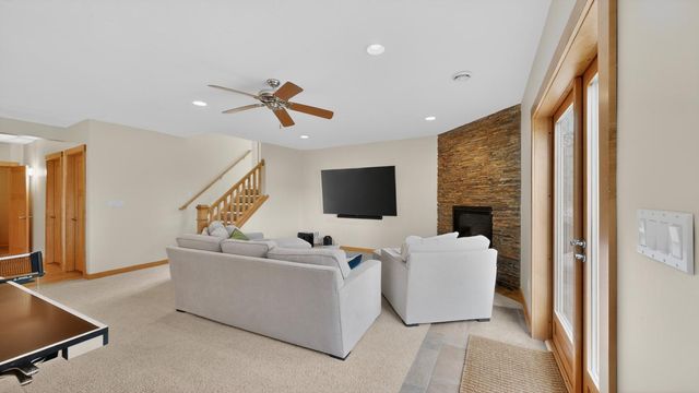 955 Cedar Point Lane SE, Oronoco, MN 55960
