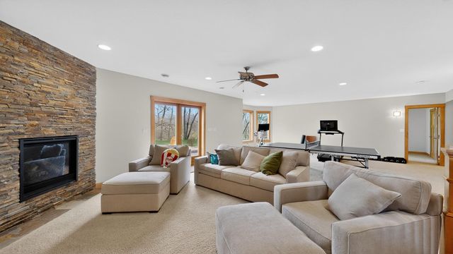 955 Cedar Point Lane SE, Oronoco, MN 55960
