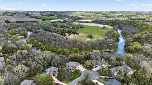 955 Cedar Point Lane SE, Oronoco, MN 55960