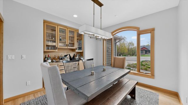955 Cedar Point Lane SE, Oronoco, MN 55960