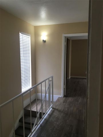5625 Antoine Drive 313, Houston, TX 77091