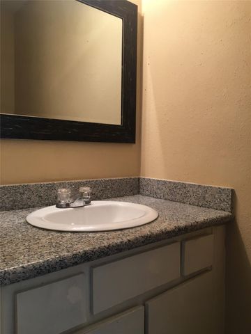 5625 Antoine Drive 313, Houston, TX 77091