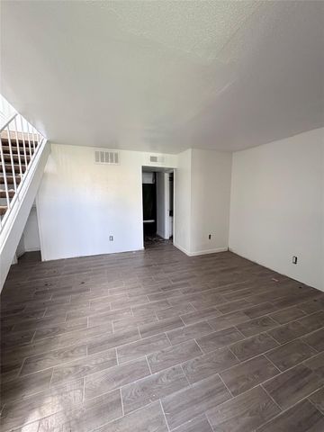 5625 Antoine Drive 313, Houston, TX 77091
