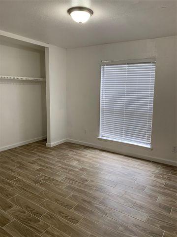 5625 Antoine Drive 313, Houston, TX 77091
