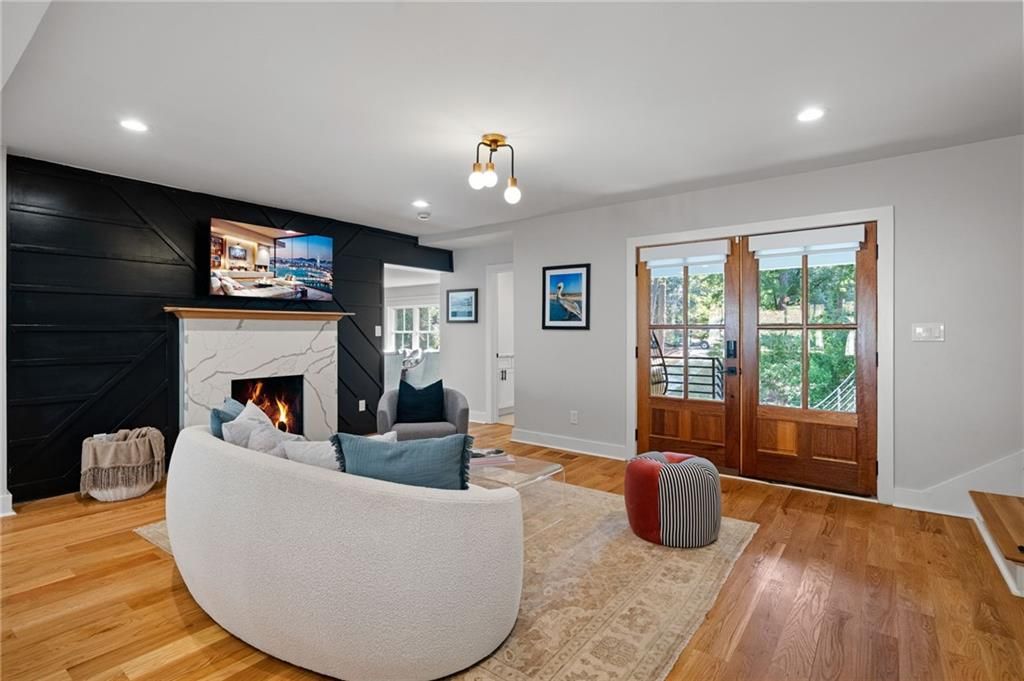 Image 10 of property listing at 1066 Mcconnell Drive, Decatur, GA 30033