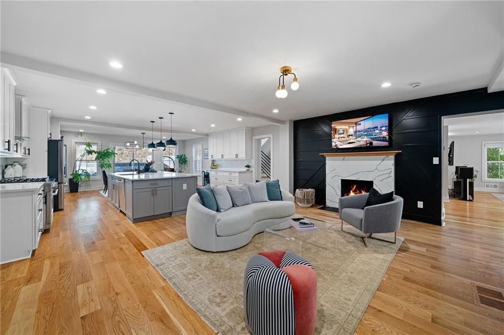 Image 11 of property listing at 1066 Mcconnell Drive, Decatur, GA 30033