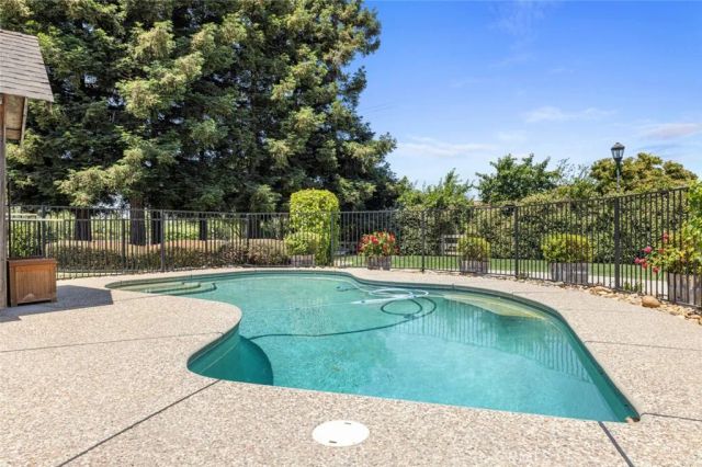 4742 Crow Road, Oakdale, CA 95361