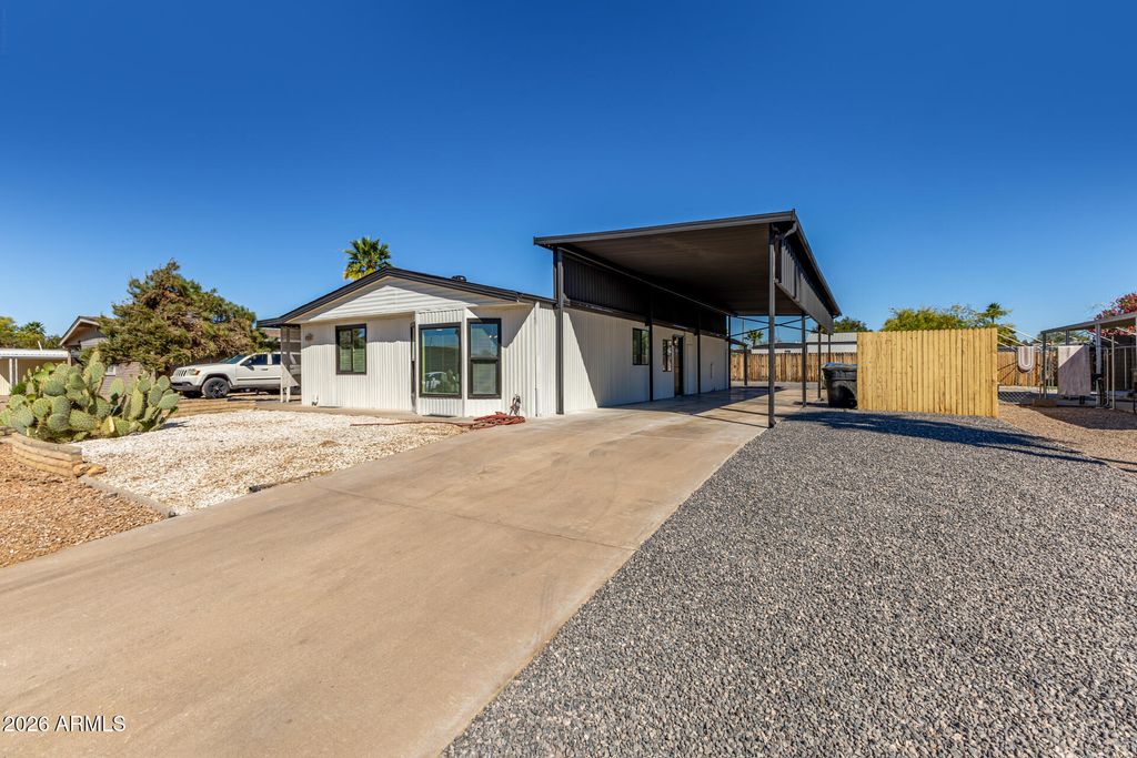 Image 5 of property listing at 7712 E FRITO Avenue, Mesa, AZ 85208