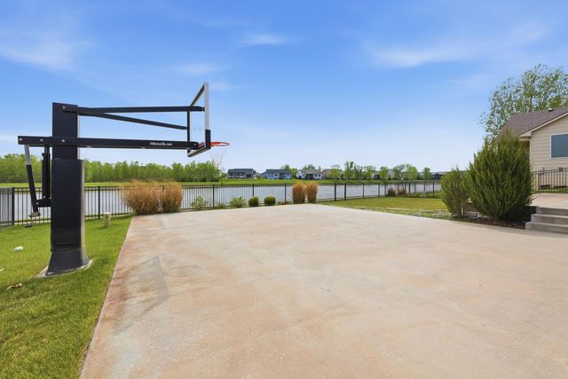 5913 W Driftwood St, Wichita, KS 67205
