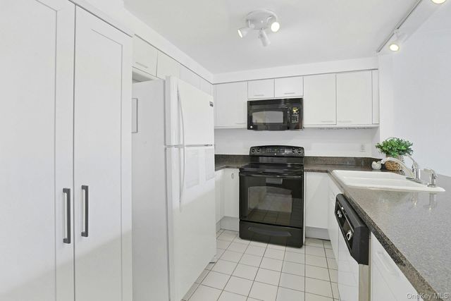 22 Copley Court 22, Briarcliff Manor, NY 10510