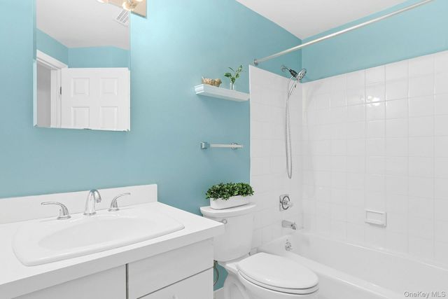 22 Copley Court 22, Briarcliff Manor, NY 10510