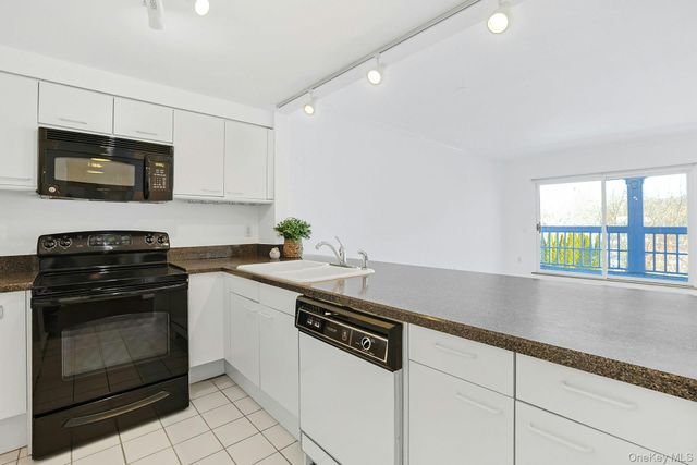 22 Copley Court 22, Briarcliff Manor, NY 10510