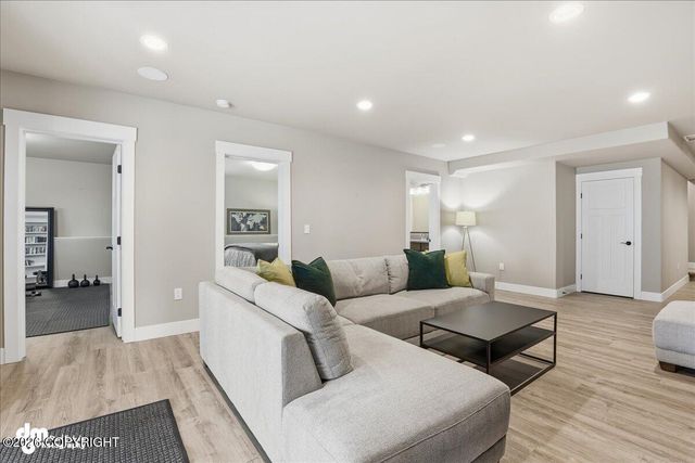 1956 Sonoma Crest Circle, Anchorage, AK 99516