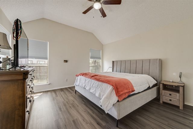 5209 Manhassett Drive, Arlington, TX 76018