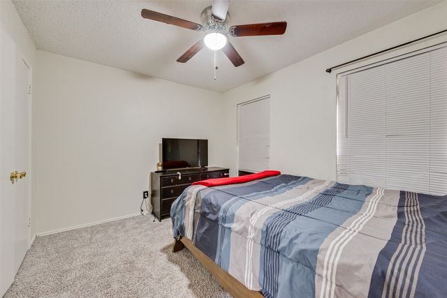 5209 Manhassett Drive, Arlington, TX 76018
