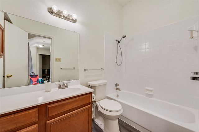 5209 Manhassett Drive, Arlington, TX 76018