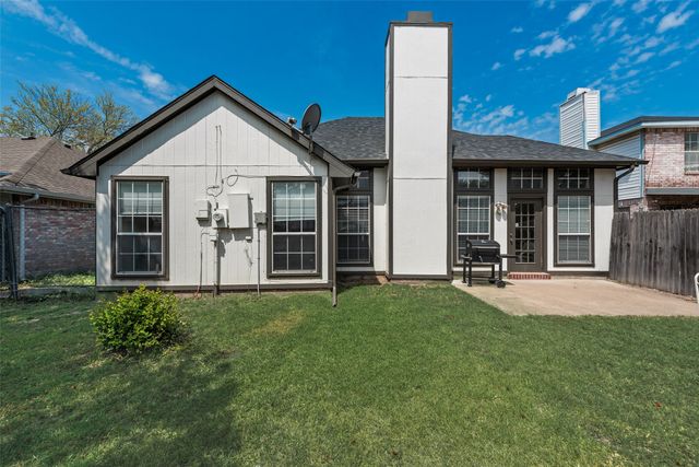5209 Manhassett Drive, Arlington, TX 76018