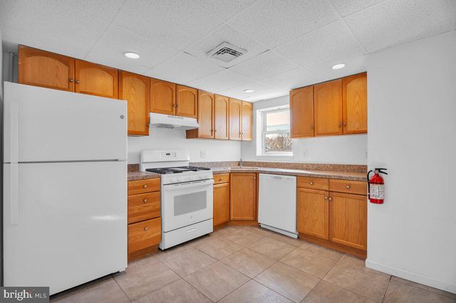 102 N BLACK HORSE PIKE, Blackwood, NJ 08012