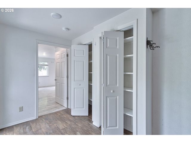 2451 Se ALDER St, Hillsboro, OR 97123