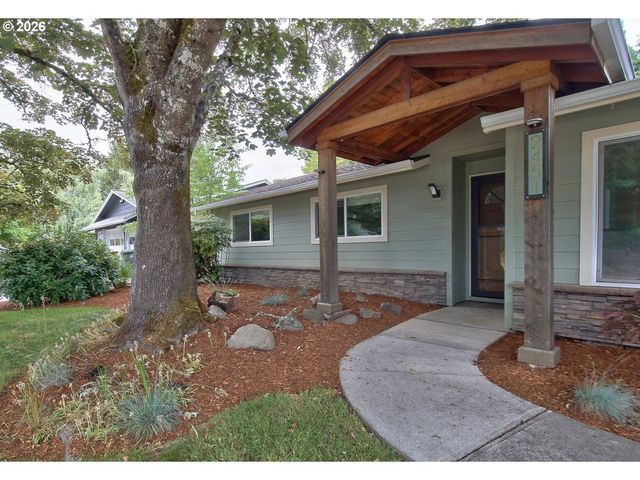 2451 Se ALDER St, Hillsboro, OR 97123