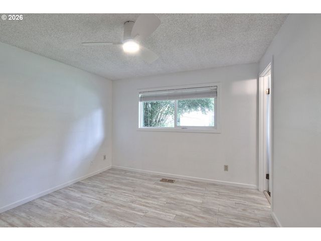 2451 Se ALDER St, Hillsboro, OR 97123