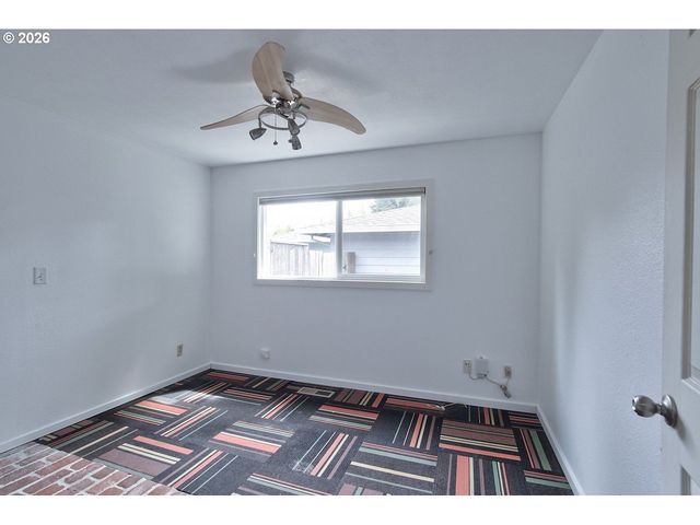 2451 Se ALDER St, Hillsboro, OR 97123