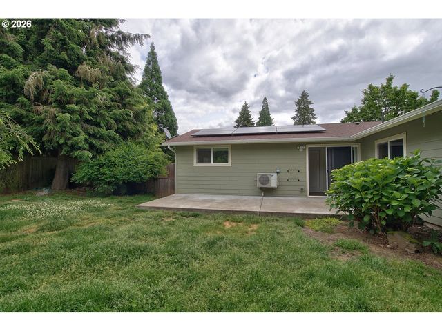 2451 Se ALDER St, Hillsboro, OR 97123