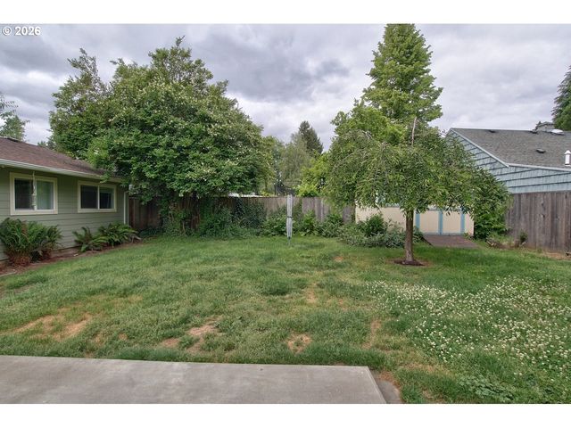 2451 Se ALDER St, Hillsboro, OR 97123
