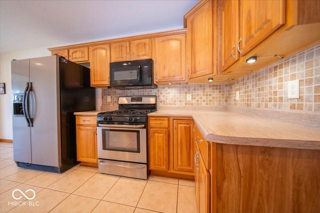 4838 W Cedar Creek Place, New Palestine, IN 46163