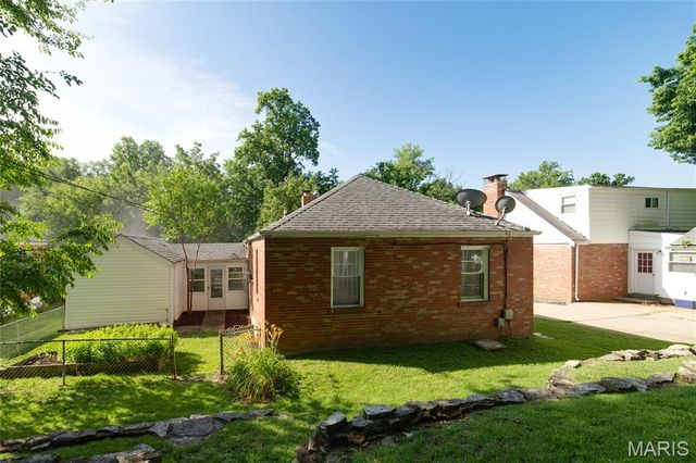 223 Robert Avenue, St Louis, MO 63135