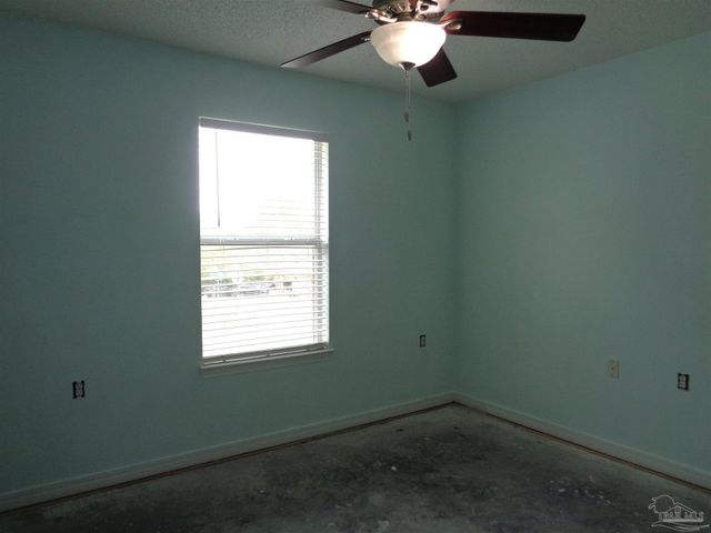 10120 Crest Ridge Dr, Pensacola, FL 32514