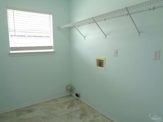 10120 Crest Ridge Dr, Pensacola, FL 32514