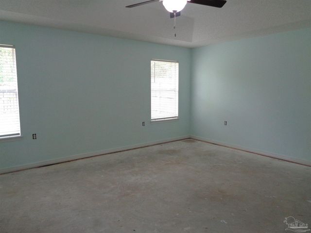 10120 Crest Ridge Dr, Pensacola, FL 32514