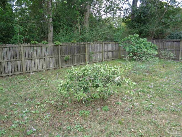 10120 Crest Ridge Dr, Pensacola, FL 32514