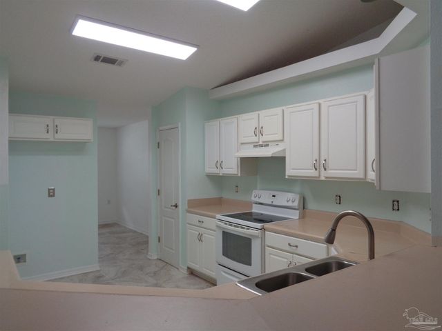 10120 Crest Ridge Dr, Pensacola, FL 32514