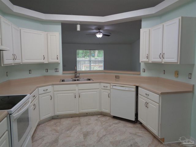 10120 Crest Ridge Dr, Pensacola, FL 32514