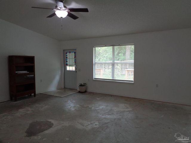 10120 Crest Ridge Dr, Pensacola, FL 32514