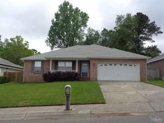 10120 Crest Ridge Dr, Pensacola, FL 32514